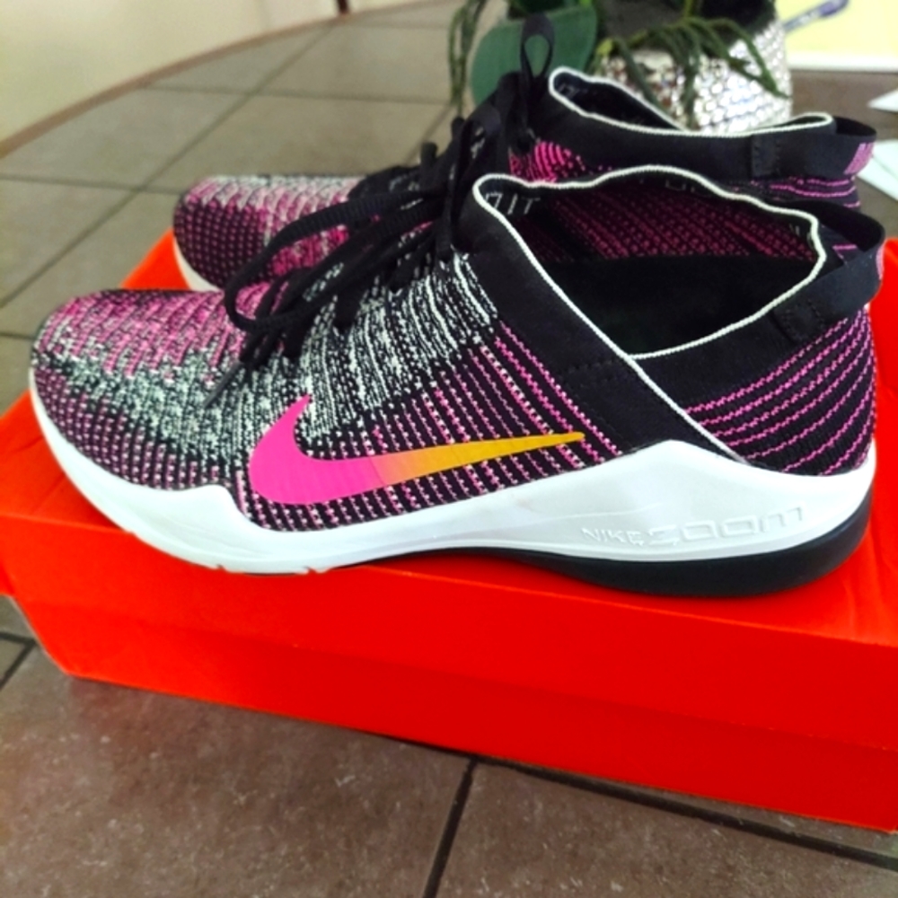✅️SOLD✅️NIKE Zoom, 8.5 - Picture 3 of 13